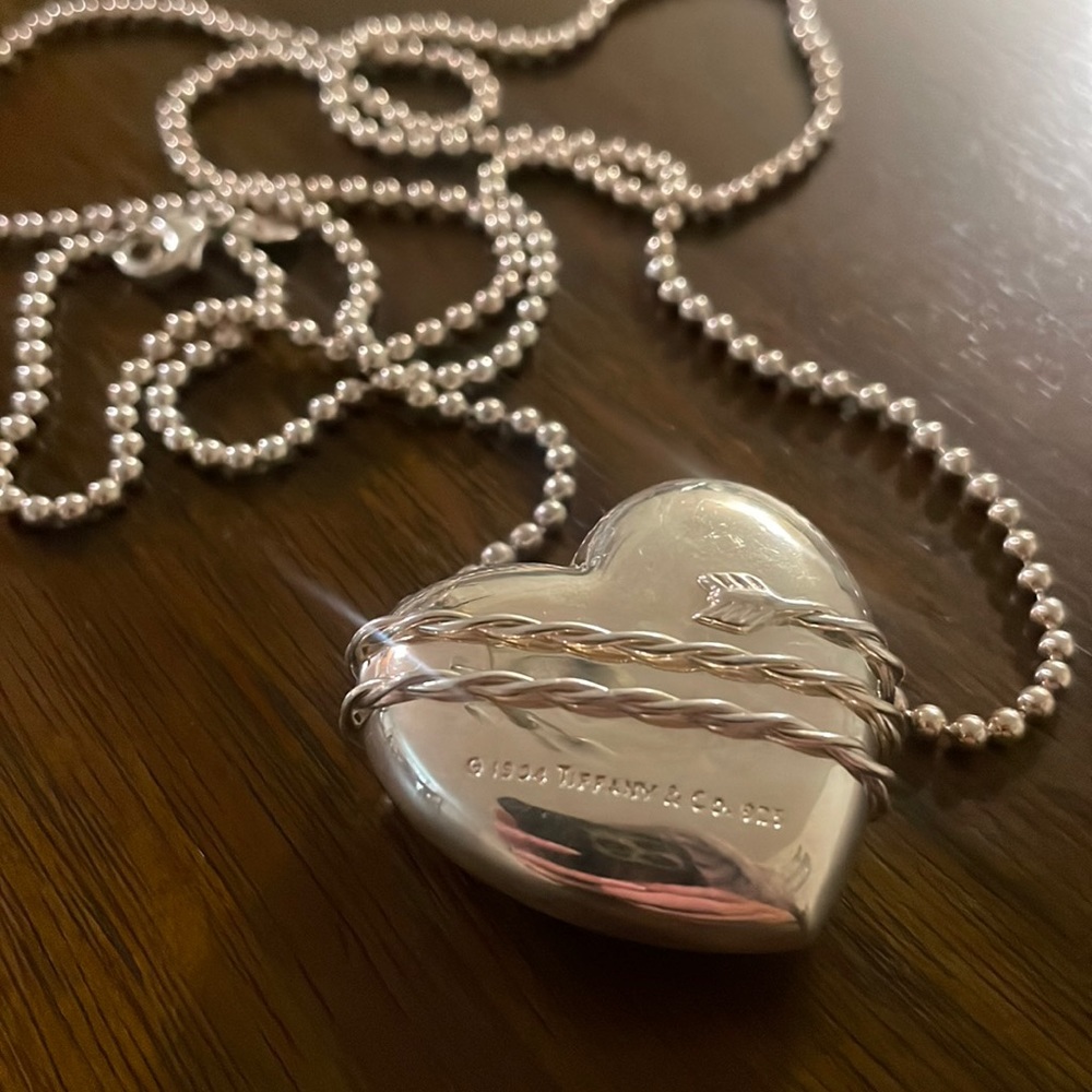 Vintage Tiffany & Co. Puffed Heart & Arrow Pendant 1994 | Excellent Condition